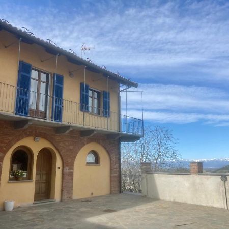 Da Emi - La Casetta In Piazza Monforte dʼAlba Buitenkant foto