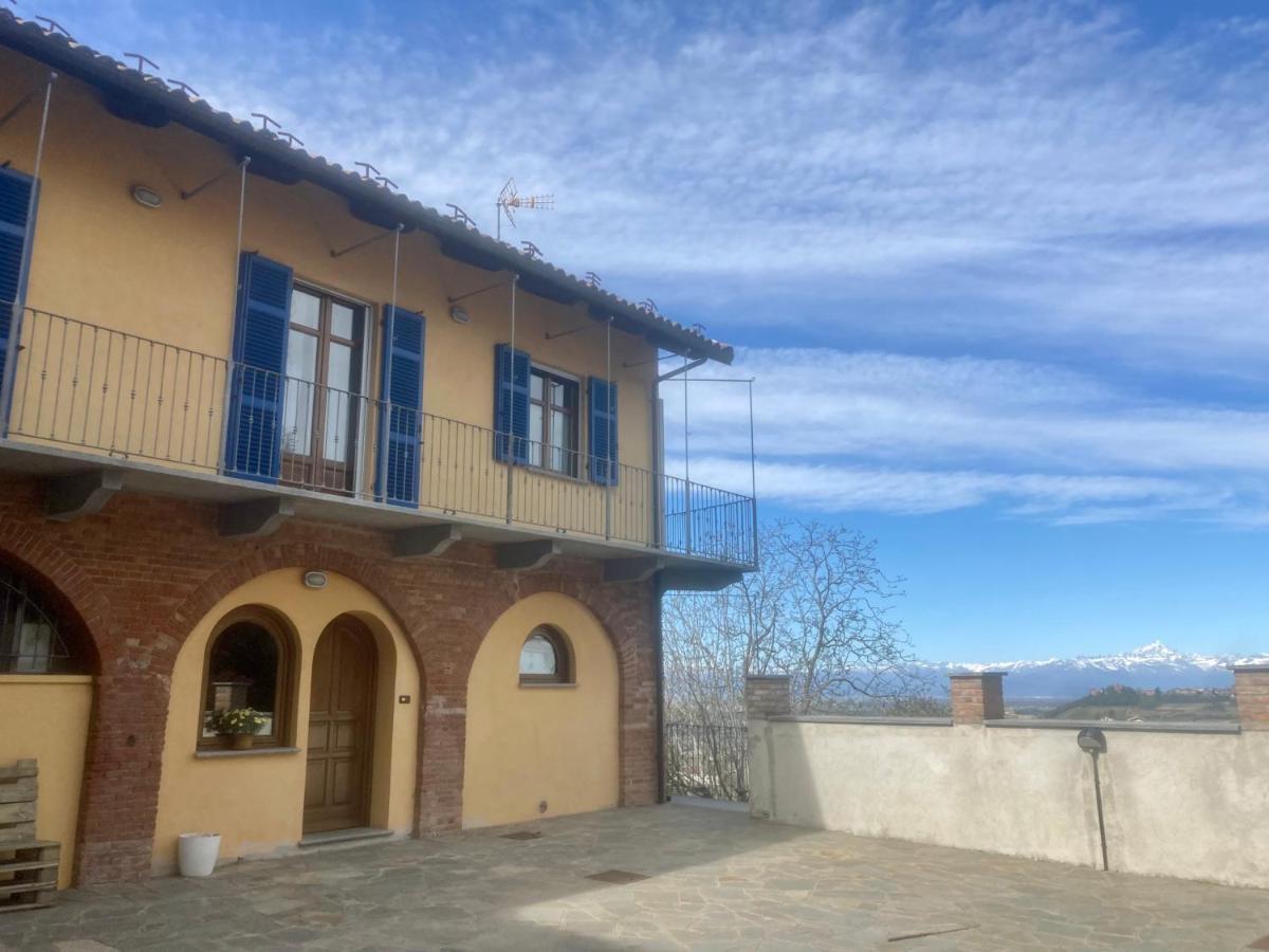 Da Emi - La Casetta In Piazza Monforte dʼAlba Buitenkant foto